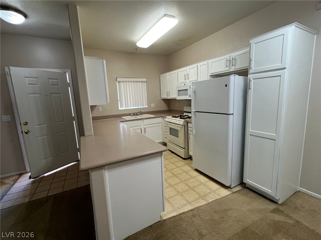 2291 West Horizon Ridge Parkway, Unit 4222 Henderson, NV 89052 - Photo 10 of 32