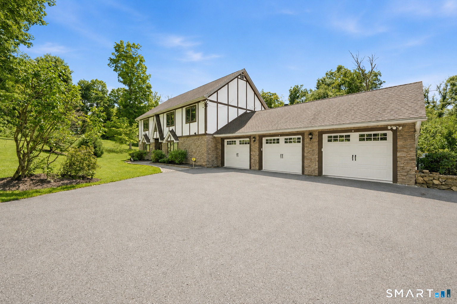 37 Tunnel Road Newtown, CT 06470 - Photo 3 of 39 Gallery Image 3