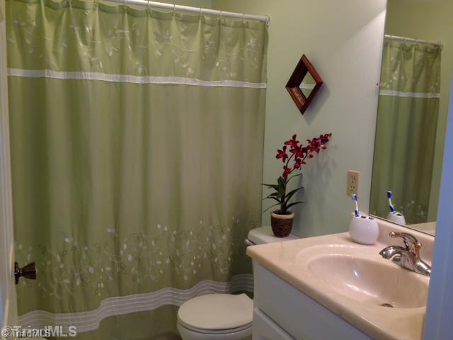 253 Edwards Center Street Elkin, NC 28621 - Photo 8 of 9 Bath.