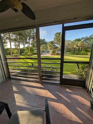 $139,900 | 900 St Charles Place, Unit L6, Pembroke Pines, FL 33026