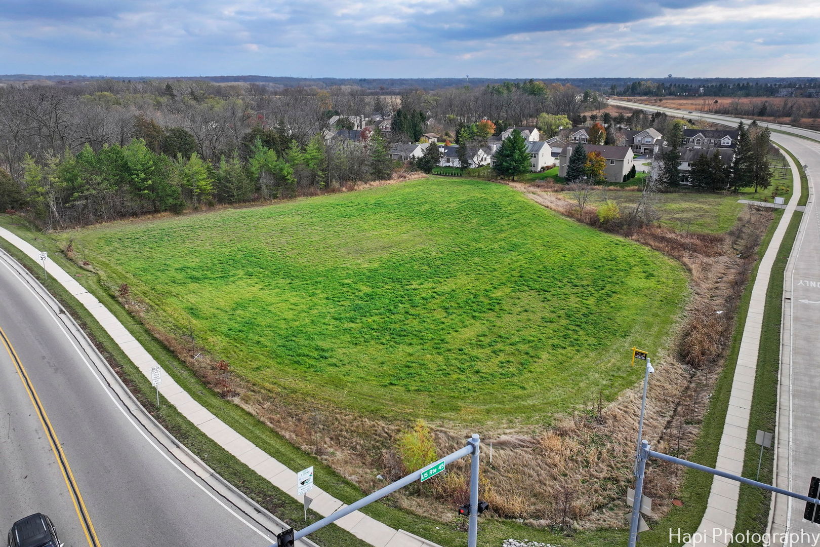 19135 West Millburn Road Old Mill Creek, IL 60046 - Photo 3 of 7 a view of a backyard with plants