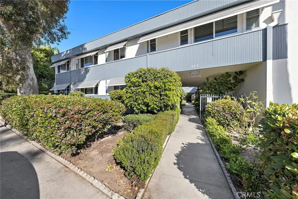 $3,900 | 245 Aster Street, Unit 15, Laguna Beach, CA 92651