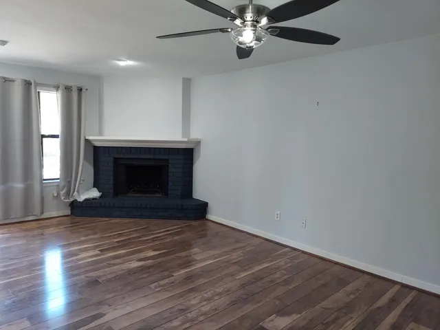 $1,295 | 606 Rio, Unit 105, Horseshoe Bay, TX 78657