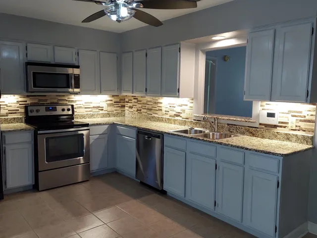 $1,295 | 606 Rio, Unit 105, Horseshoe Bay, TX 78657