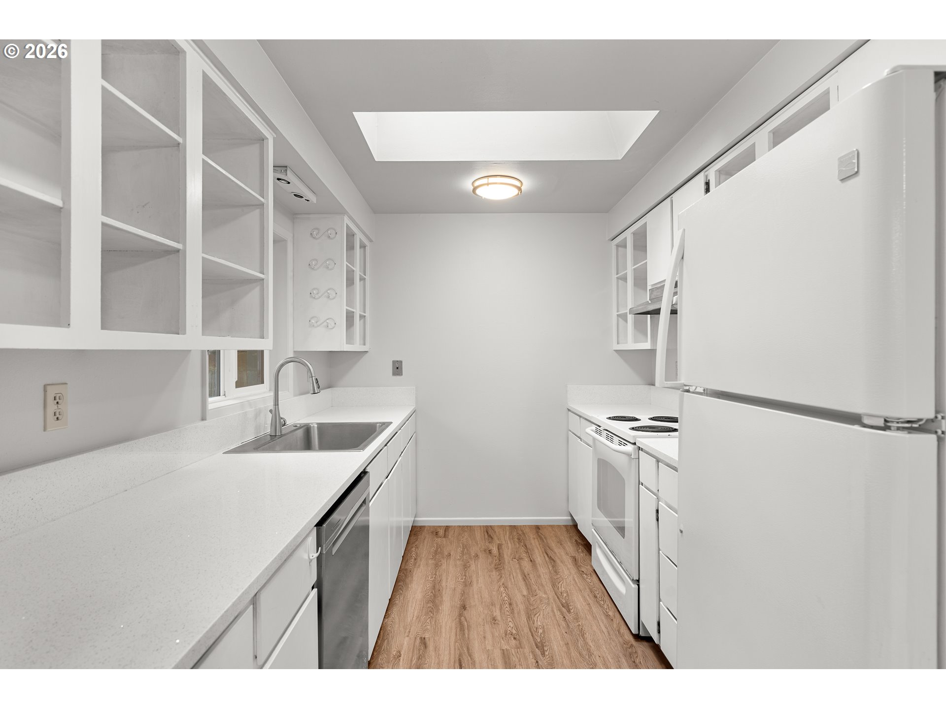 5803 Southwest 56th Avenue Portland, OR 97221 - Photo 14 of 31