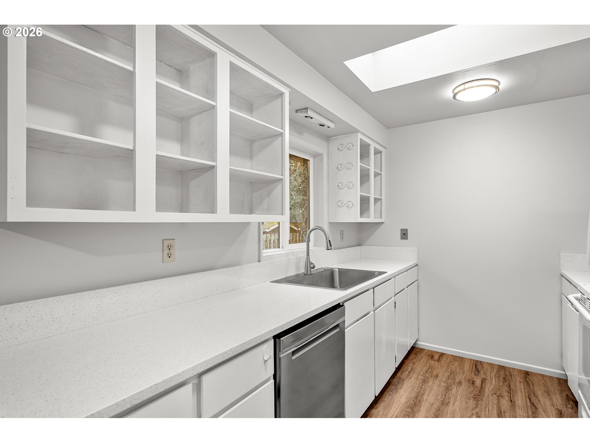 5803 Southwest 56th Avenue Portland, OR 97221 - Photo 15 of 31