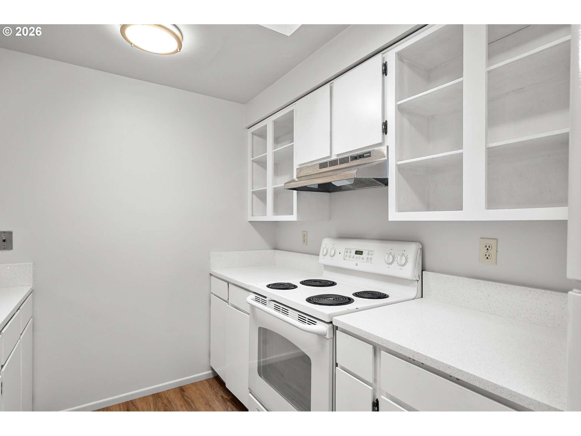 5803 Southwest 56th Avenue Portland, OR 97221 - Photo 16 of 31