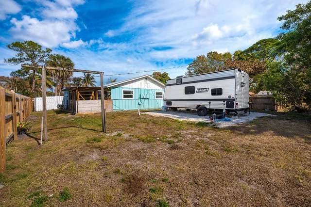 $2,050 | 2658 Southeast Amherst Street, Stuart, FL 34997