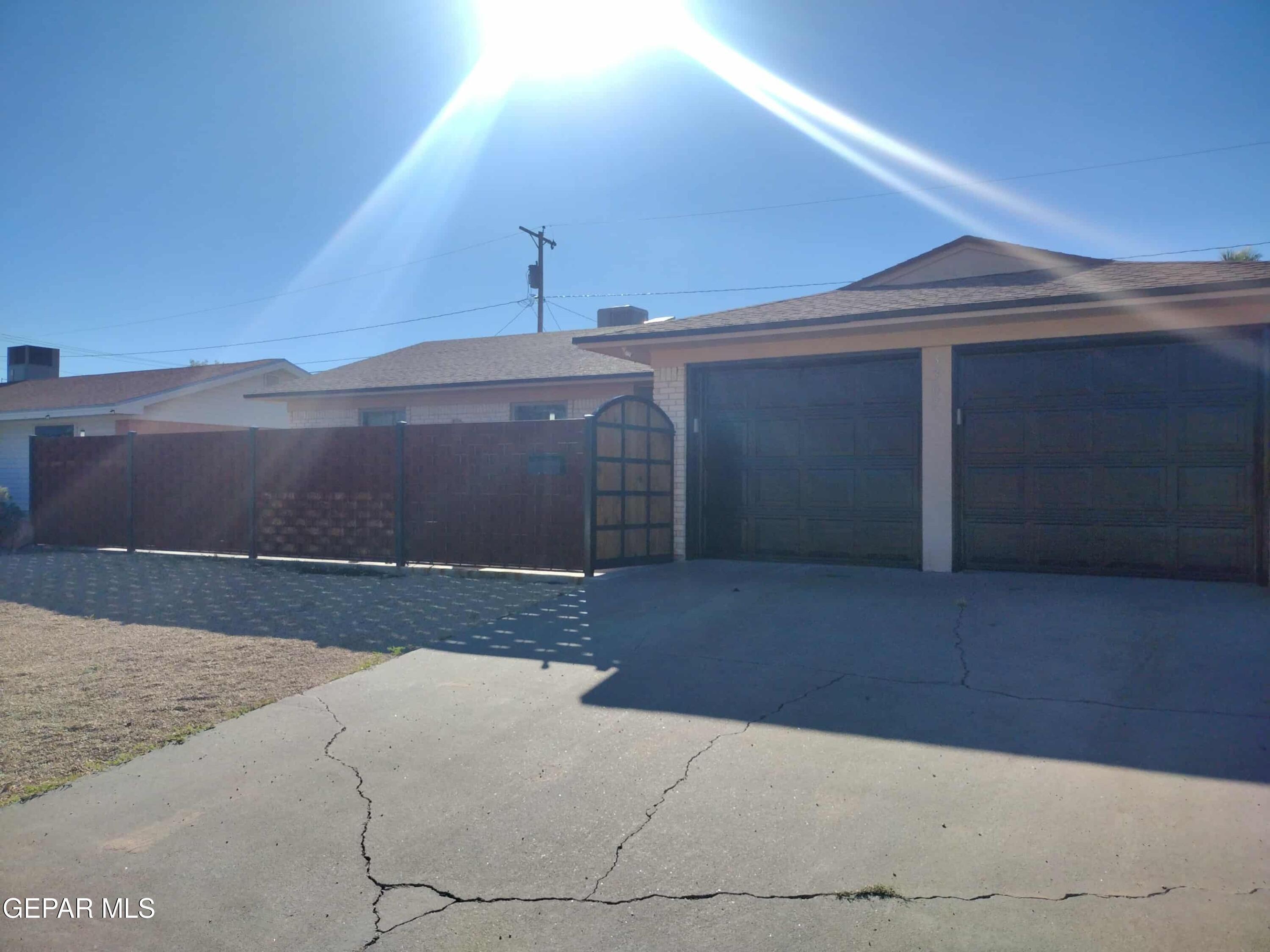 3307 Donegal Road El Paso, TX 79925 - Photo 2 of 21 a view of parking garage