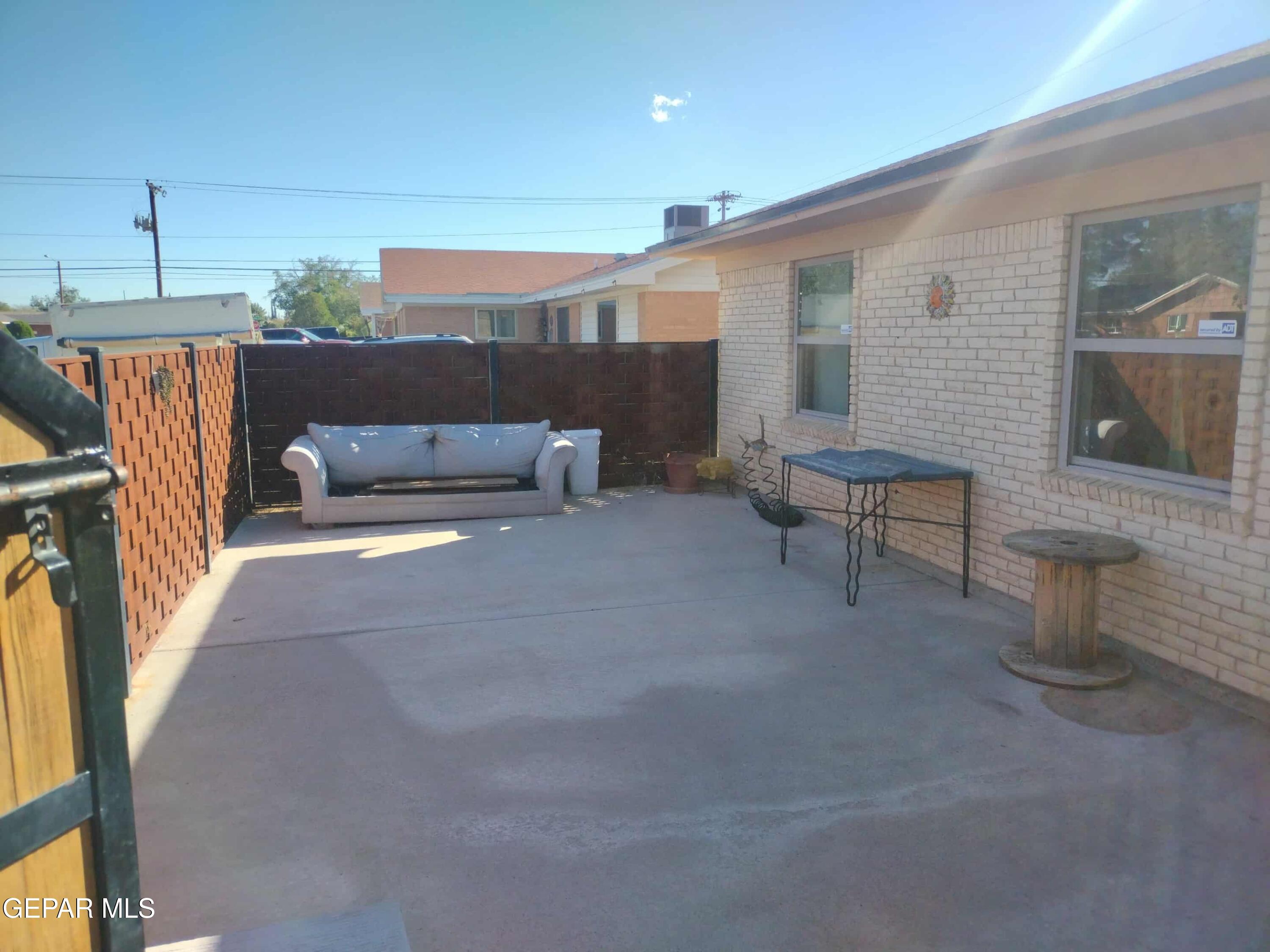 3307 Donegal Road El Paso, TX 79925 - Photo 4 of 21 a living room with furniture