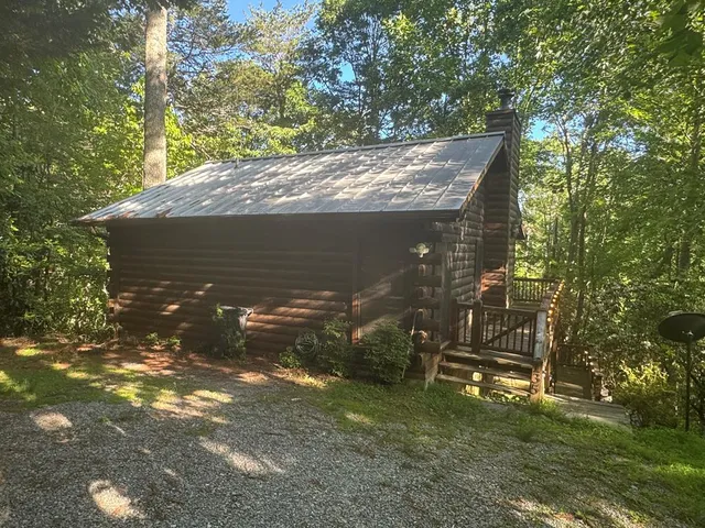 $339,900 | 135 Tomahawk Trail, Blue Ridge, GA 30513