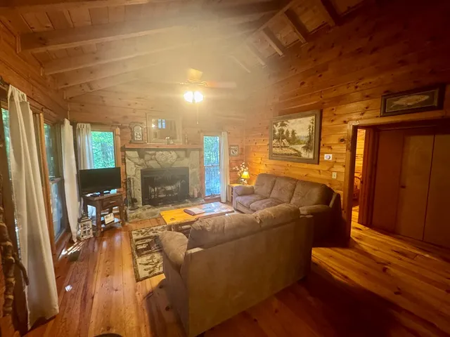 $339,900 | 135 Tomahawk Trail, Blue Ridge, GA 30513