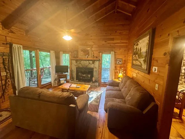 $339,900 | 135 Tomahawk Trail, Blue Ridge, GA 30513