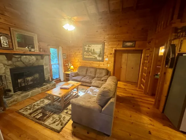 $339,900 | 135 Tomahawk Trail, Blue Ridge, GA 30513