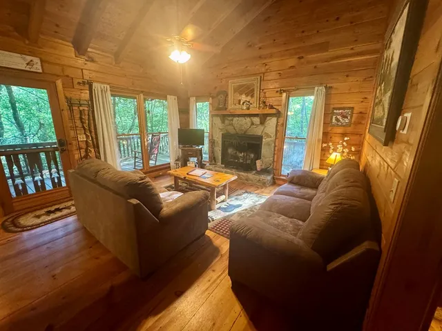 $339,900 | 135 Tomahawk Trail, Blue Ridge, GA 30513