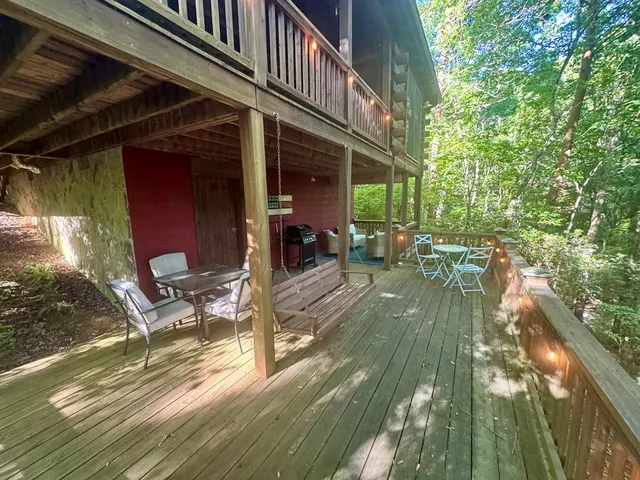 $339,900 | 135 Tomahawk Trail, Blue Ridge, GA 30513