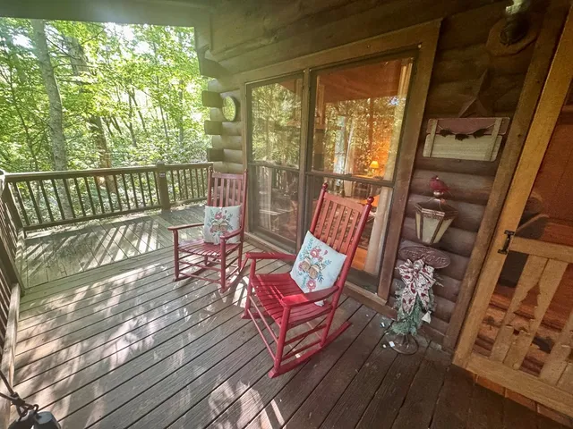 $339,900 | 135 Tomahawk Trail, Blue Ridge, GA 30513