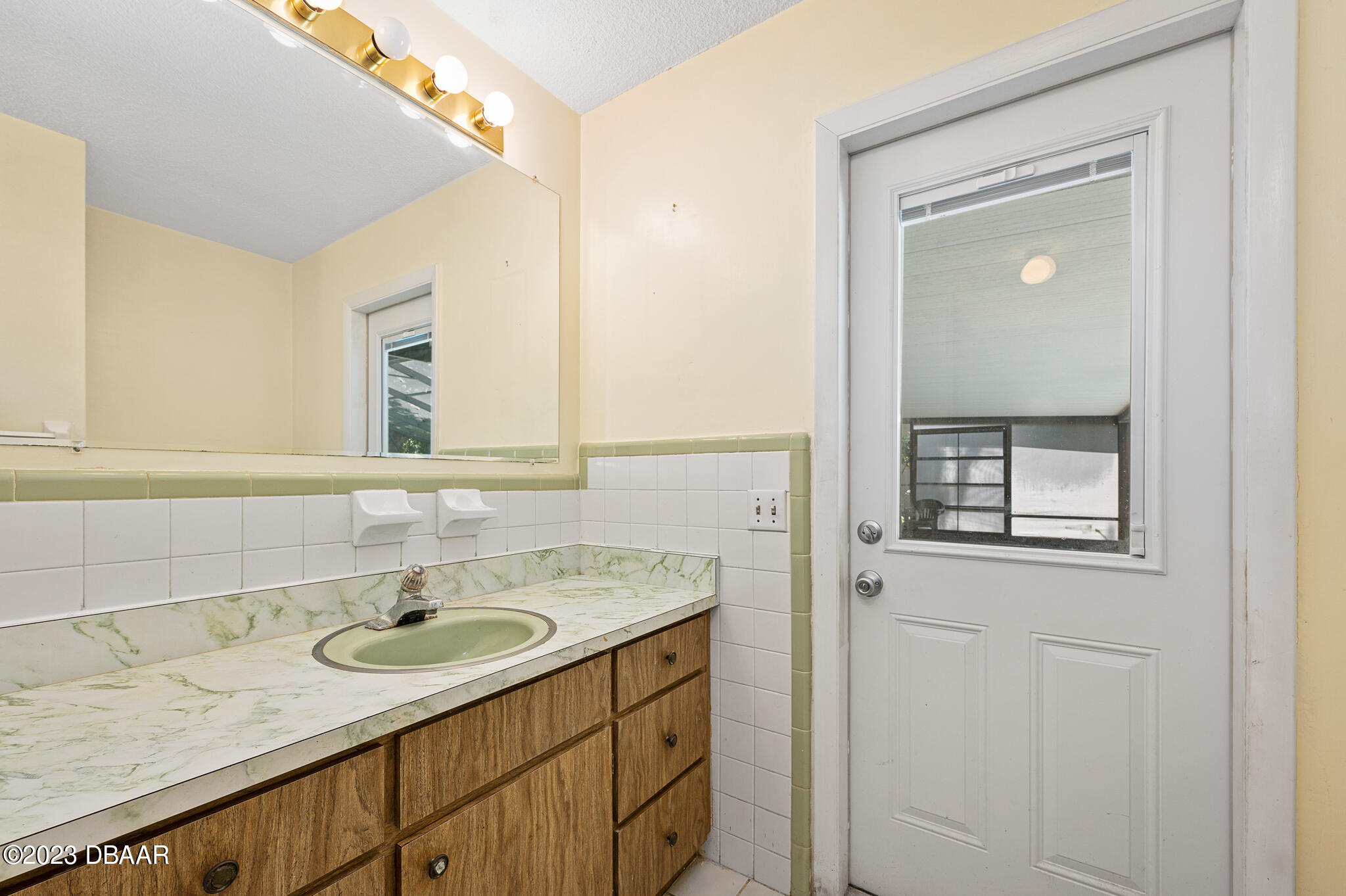 221 Putnam Avenue Ormond Beach, FL 32174 - Photo 35 of 63 AEP360-43