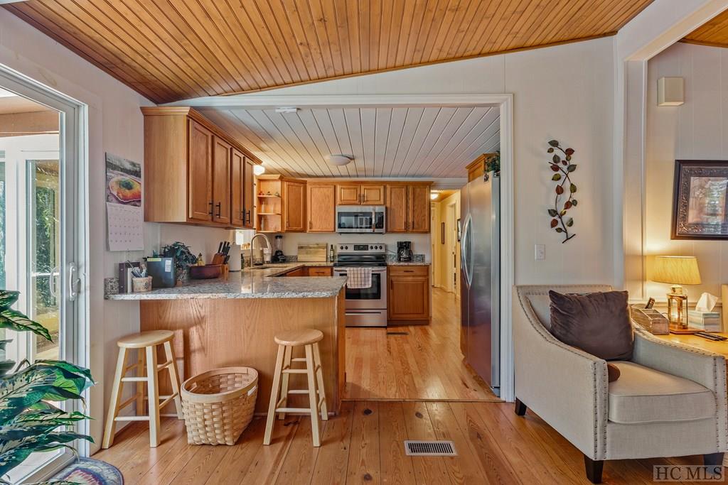 139 Dominion Road Cashiers, NC 28717 - Photo 10 of 25 Gallery Image 10