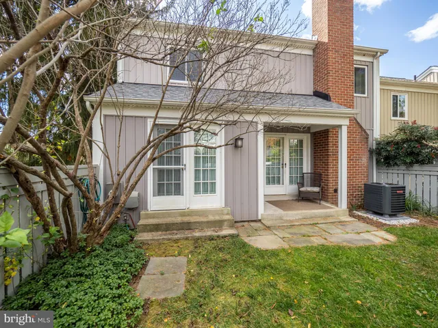 $537,500 | 20638 Highland Hall Drive, Montgomery Village, MD 20886