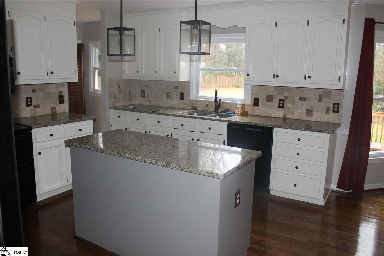 105 Timberstone Way Simpsonville, SC 29681 - Photo 9 of 27 Gallery Image 9
