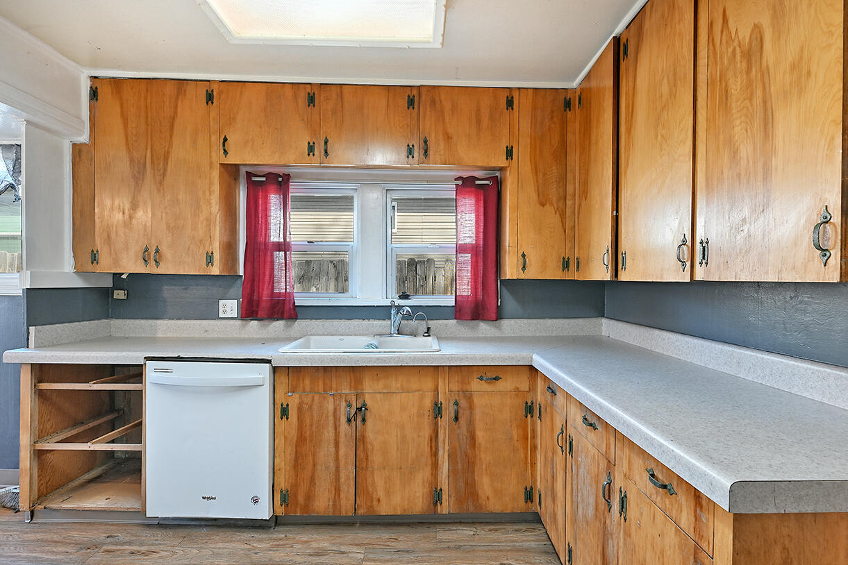 537 Laurel Street Central Point, OR 97502 - Photo 8 of 27 DSC_8568