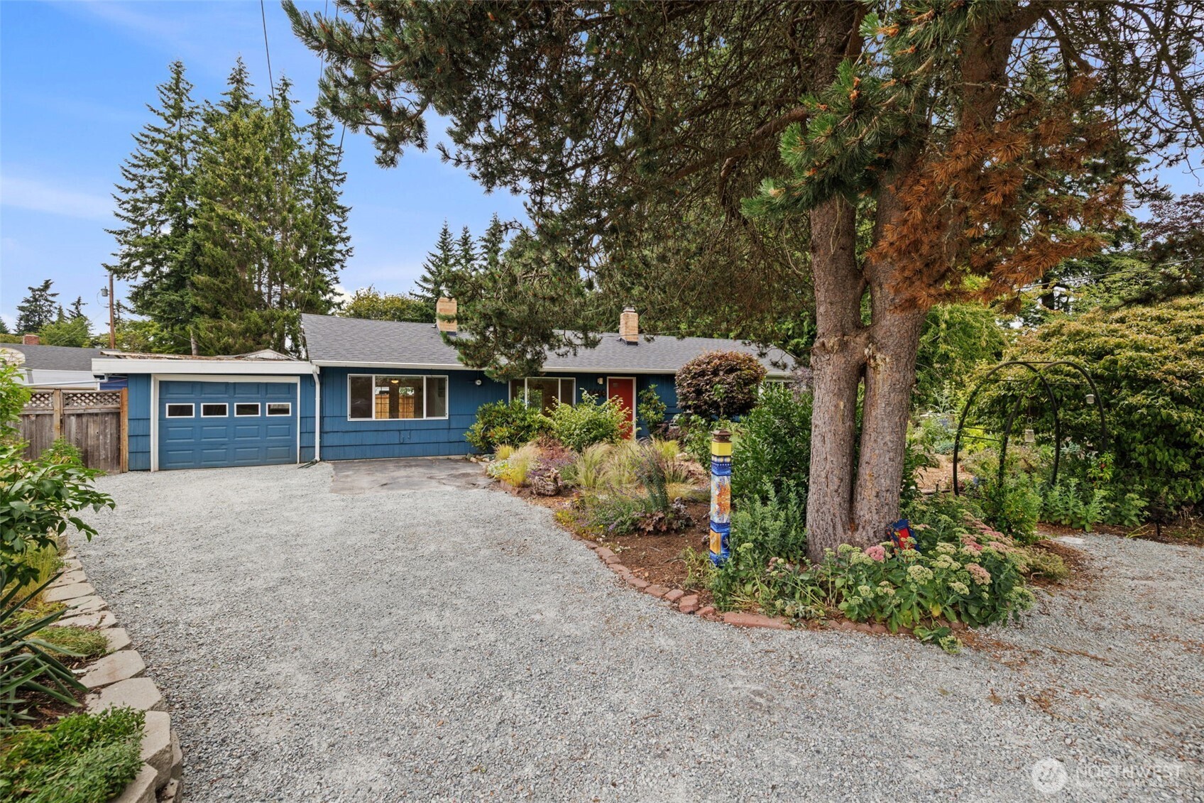 8315 198th Street Southwest Edmonds, WA 98026 - Photo 4 of 37