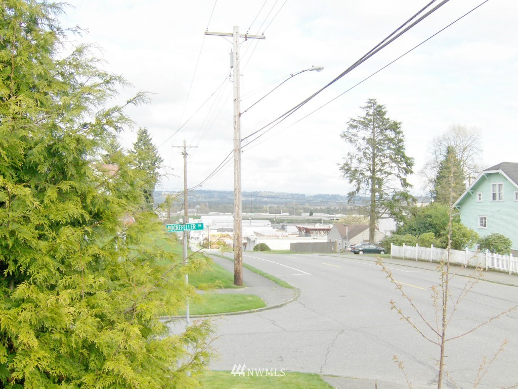 3632 Rockefeller Avenue Everett, WA 98201 - Photo 4 of 5