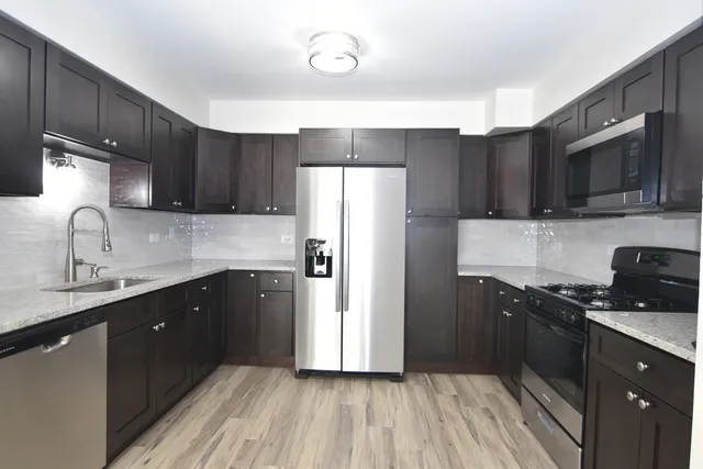 $199,900 | 842 Oakside Lane, University Park, IL 60484