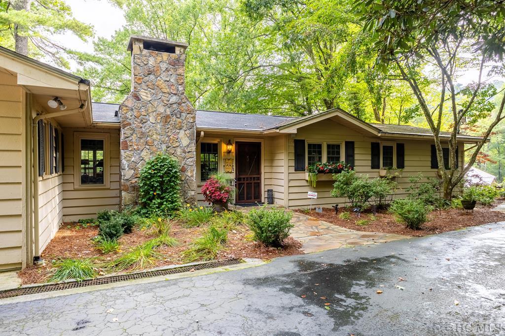 554 Moorewood Road Highlands, NC 28741 - Photo 2 of 30 Gallery Image 2