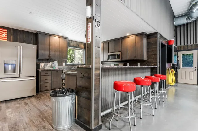 $1,261,000 | 7148 County Road 42 Northeast, Alexandria, MN 56308