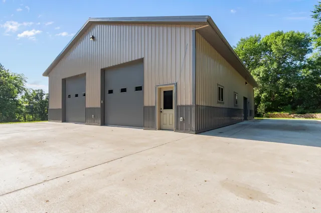 $1,261,000 | 7148 County Road 42 Northeast, Alexandria, MN 56308