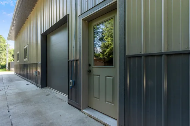 $1,261,000 | 7148 County Road 42 Northeast, Alexandria, MN 56308