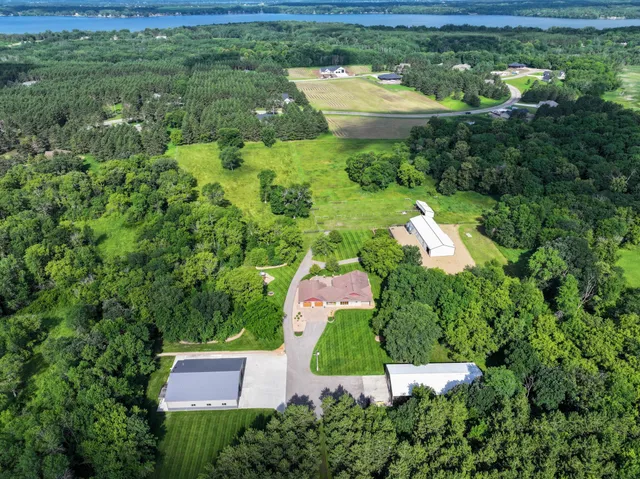 $1,261,000 | 7148 County Road 42 Northeast, Alexandria, MN 56308