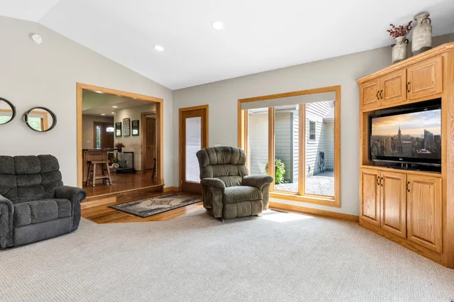 $1,261,000 | 7148 County Road 42 Northeast, Alexandria, MN 56308