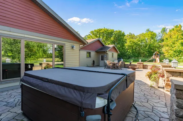 $1,261,000 | 7148 County Road 42 Northeast, Alexandria, MN 56308