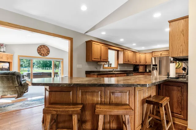 $1,261,000 | 7148 County Road 42 Northeast, Alexandria, MN 56308