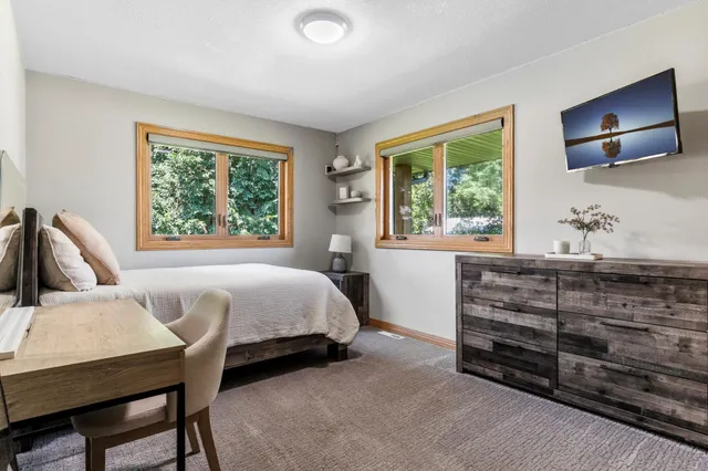 $1,261,000 | 7148 County Road 42 Northeast, Alexandria, MN 56308