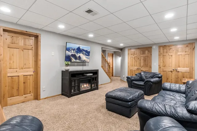 $1,261,000 | 7148 County Road 42 Northeast, Alexandria, MN 56308