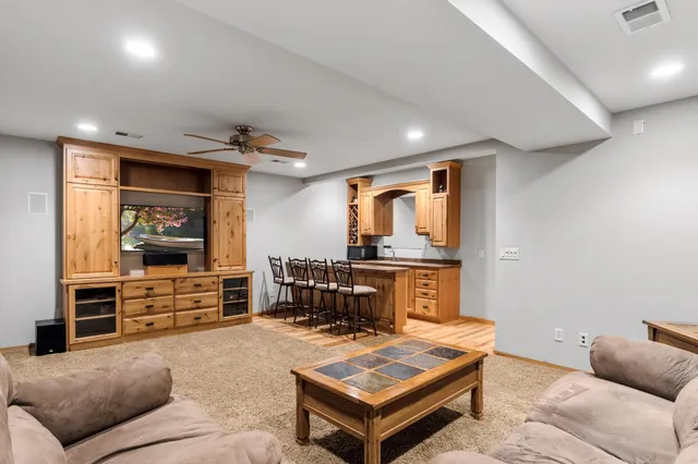 $1,261,000 | 7148 County Road 42 Northeast, Alexandria, MN 56308