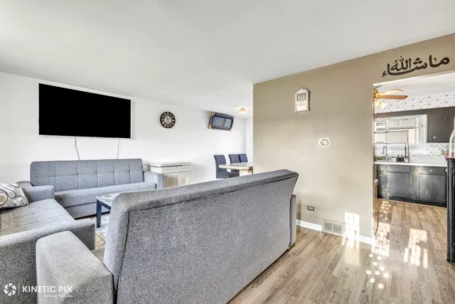 $414,999 | 439 North Fairfield Avenue, Lombard, IL 60148