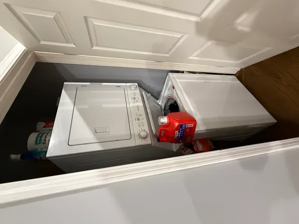 $2,695 | 518 North May Street, Unit 1, Chicago, IL 60642