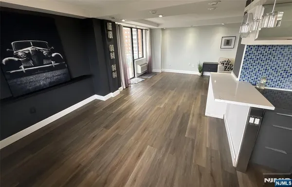 $2,600 | 151 Prospect Avenue, Unit 6C, Hackensack, NJ 07601