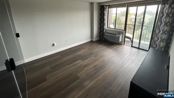 $2,600 | 151 Prospect Avenue, Unit 6C, Hackensack, NJ 07601