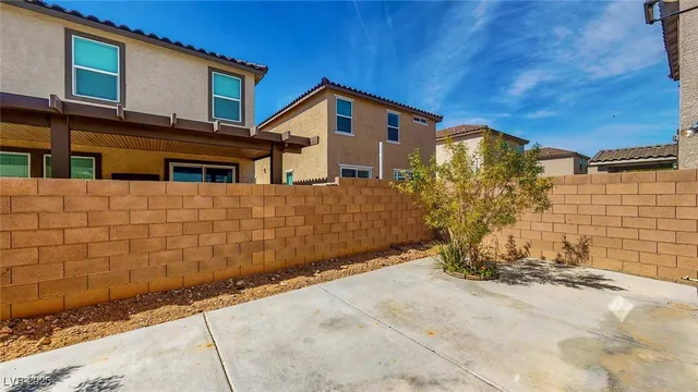 $2,313 | 9733 Cluny Avenue, Las Vegas, NV 89178