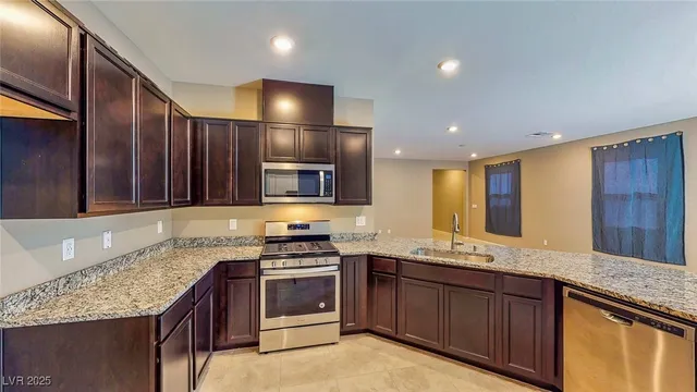 $2,313 | 9733 Cluny Avenue, Las Vegas, NV 89178