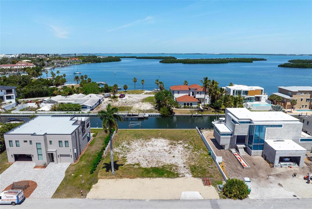 581 Rountree Drive Longboat Key, FL 34228 - Photo 4 of 50