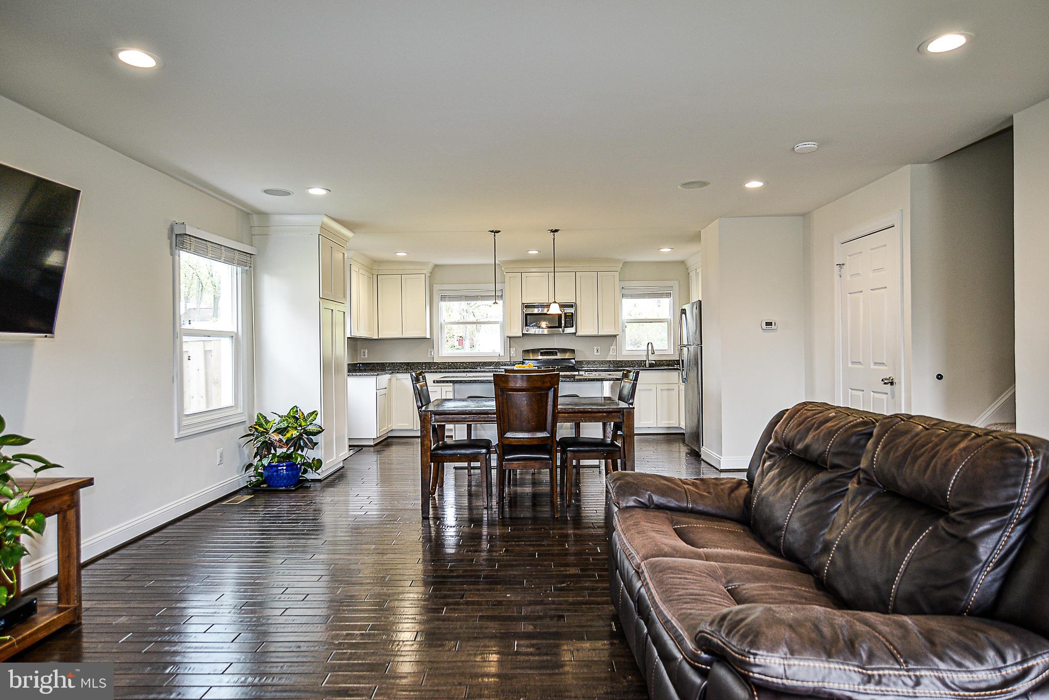 4215 Lees Corner Road Chantilly, VA 20151 - Photo 5 of 38 There's so much space and great sightlines.