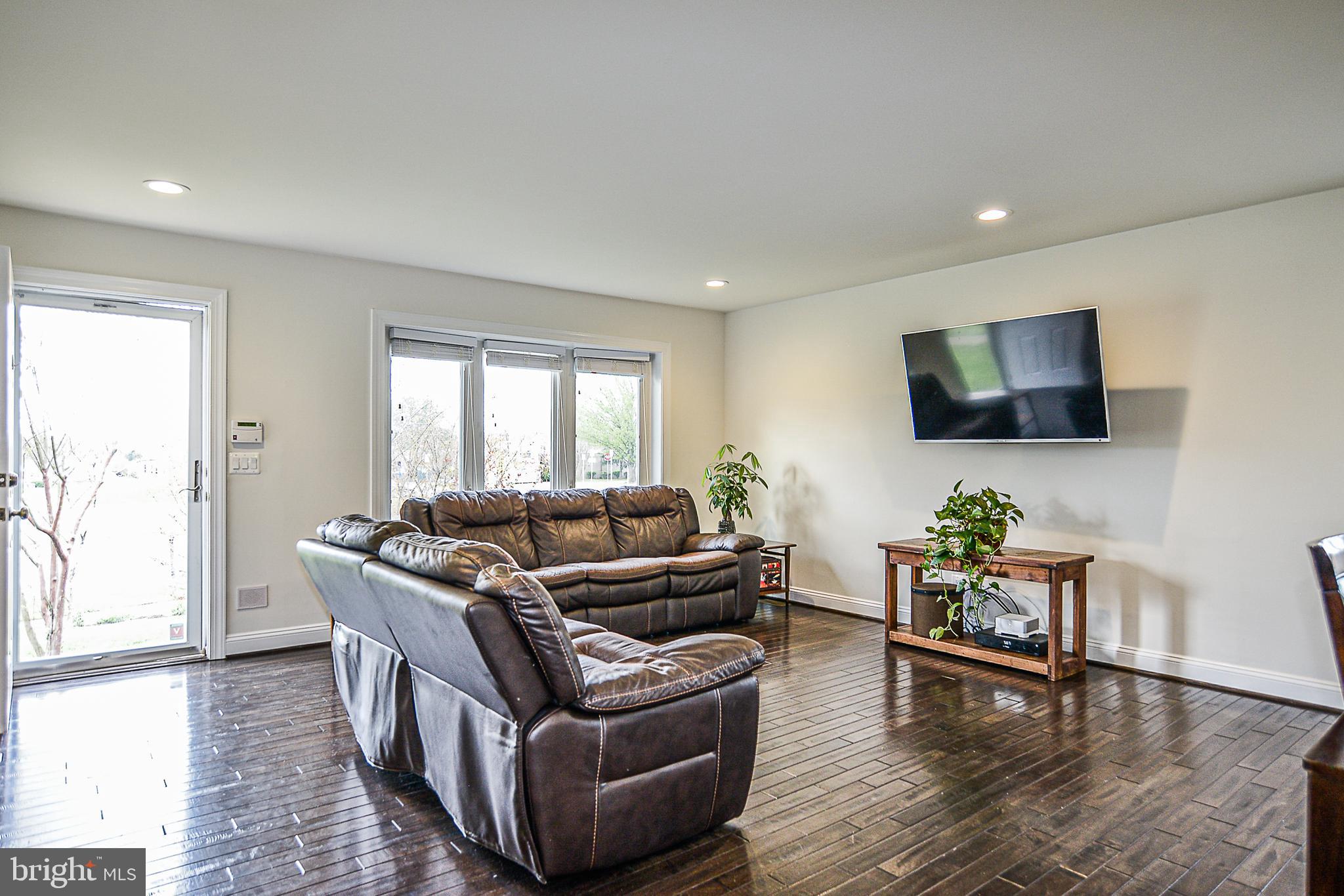 4215 Lees Corner Road Chantilly, VA 20151 - Photo 7 of 38 You'll never want to leave this pretty space.