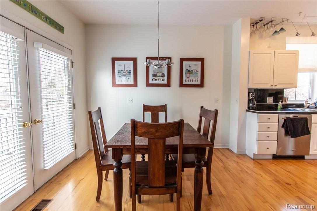 2654 Crooks Road Royal Oak, MI 48073 - Photo 5 of 35 Breakfast Area